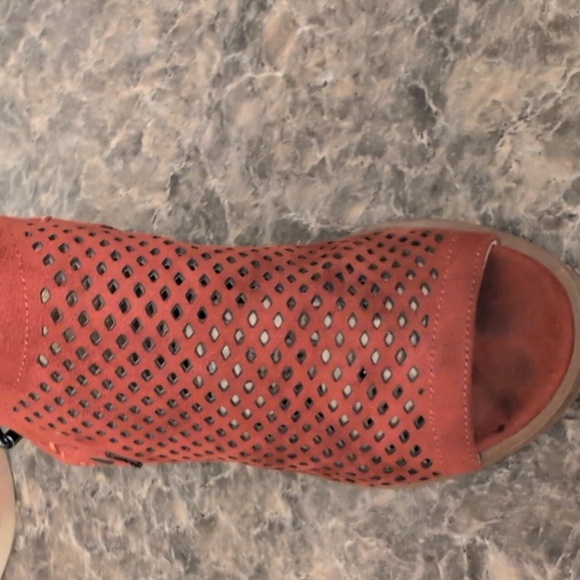 Marc Fisher Rust, Heeled Open Toe Booties Size 7 - Picture 6 of 6